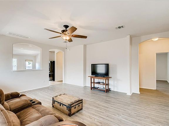 4th image of 809 Encinita Dr