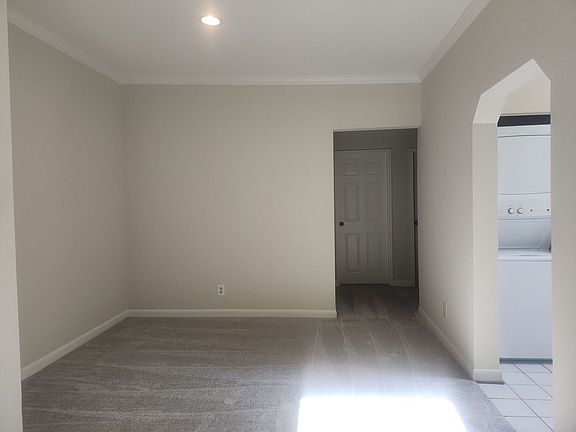 3rd image of 236 W Taylor Run Pkwy APT 8