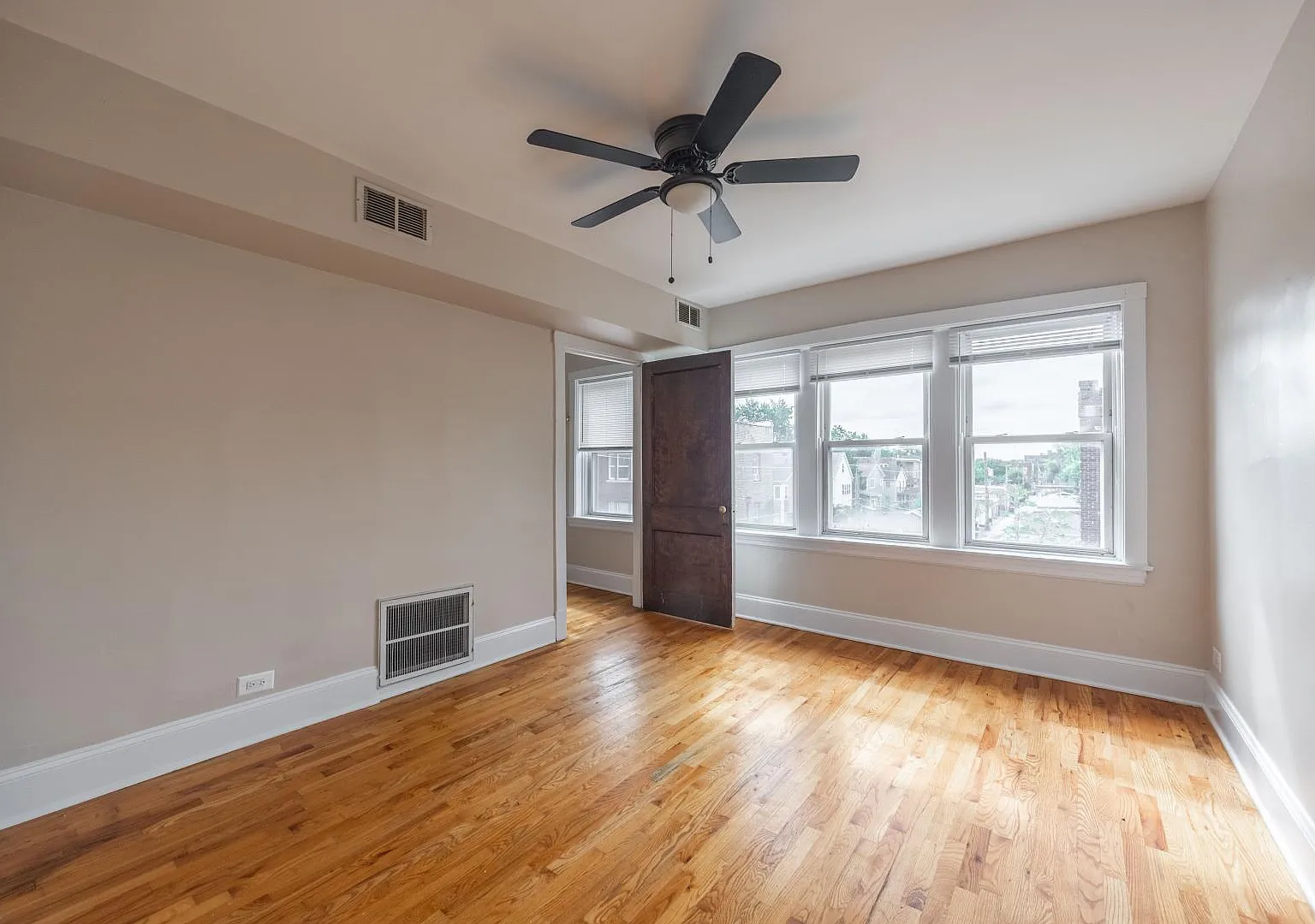 3050 West Berteau Avenue #3 — Photo 3