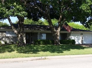 6809 Valhalla Rd, Fort Worth, TX 76116