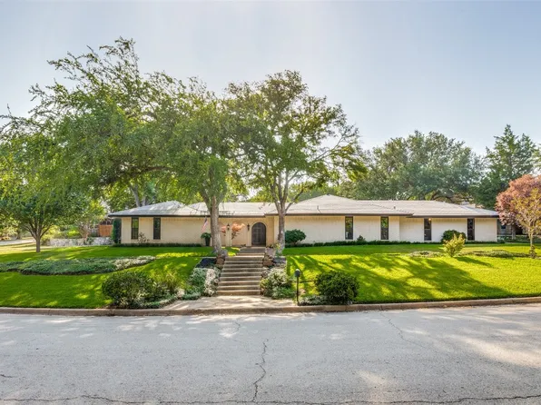 917 Doral Dr, Fort Worth, TX 76112