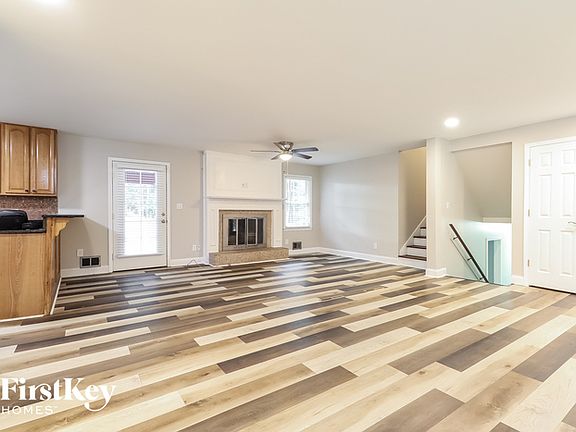 2nd image of 3225 Rock Port Dr