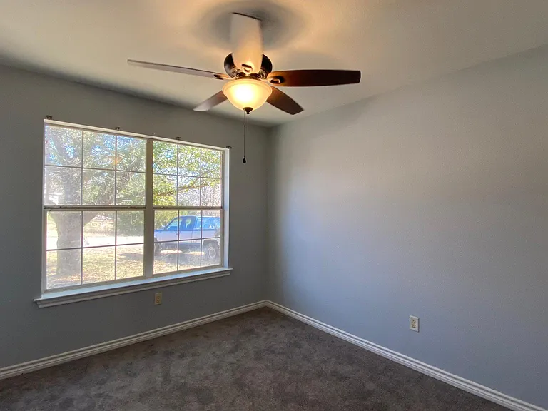 307 Coral Reef St — Photo 7