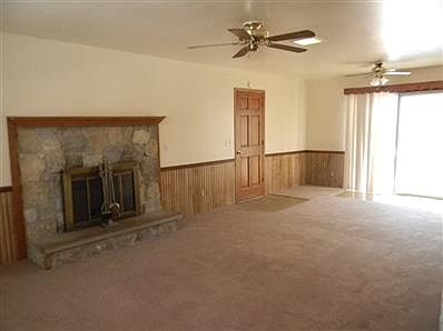 4th image of 7441 Halsted Dr