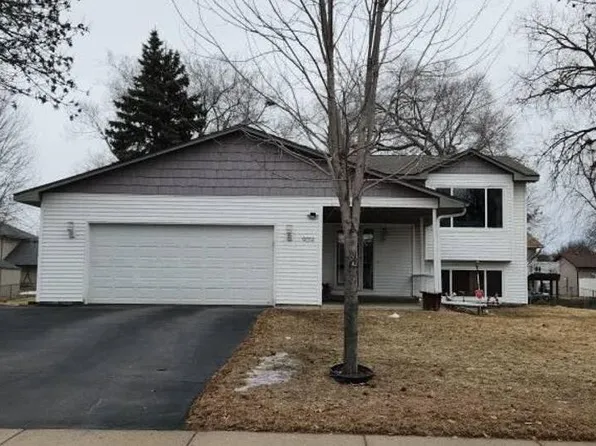 9014 Hampshire Ave N, Brooklyn Park, MN 55445