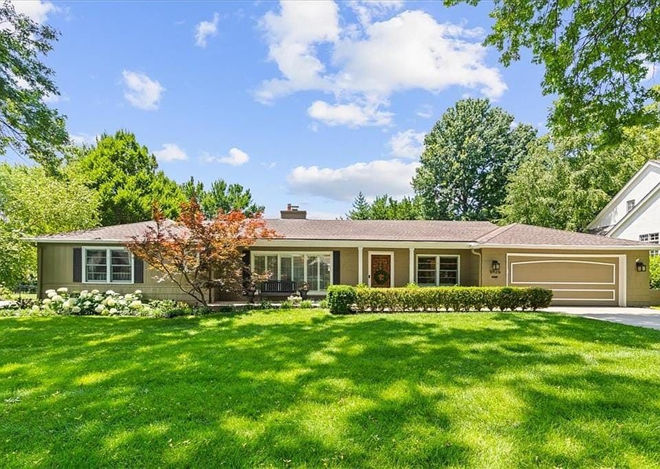 1st image of 5926 Howe Dr