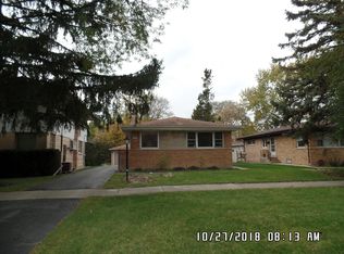 605 Hibbard Rd, Wilmette, IL 60091