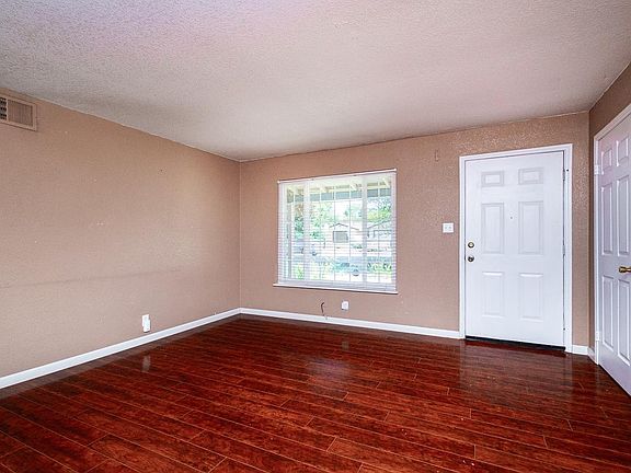 4th image of 7610 Community Dr