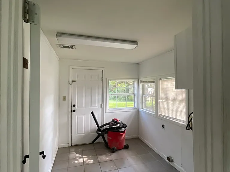 701 W McRae Ave — Photo 9