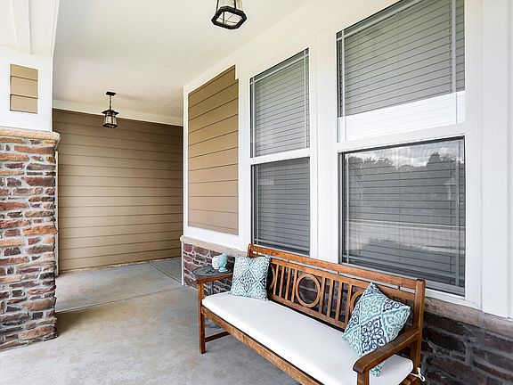 4th image of 10638 Kensington Ln