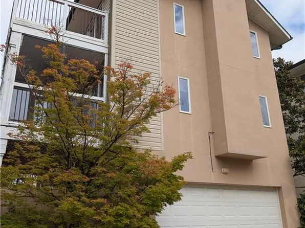 220 83rd St #A, Virginia Beach, VA 23451