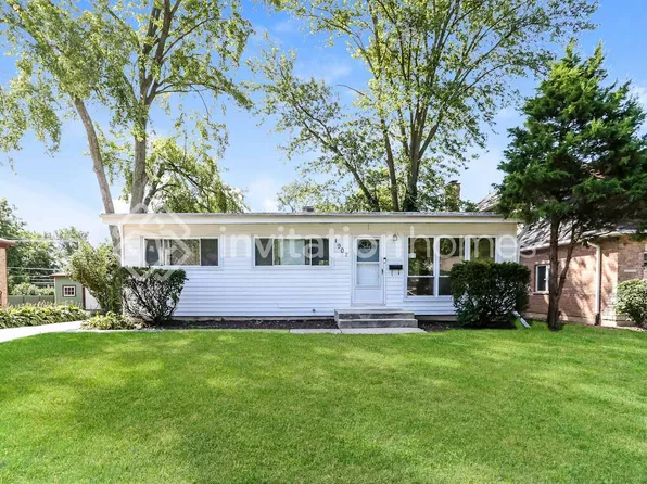 1902 E Evergreen St, Wheaton, IL 60187
