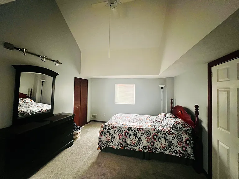 1017 Sarah St — Photo 13