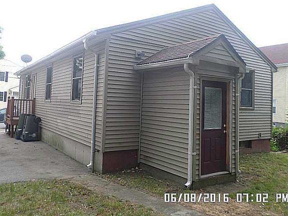 4th image of 153 Eastwood Ave