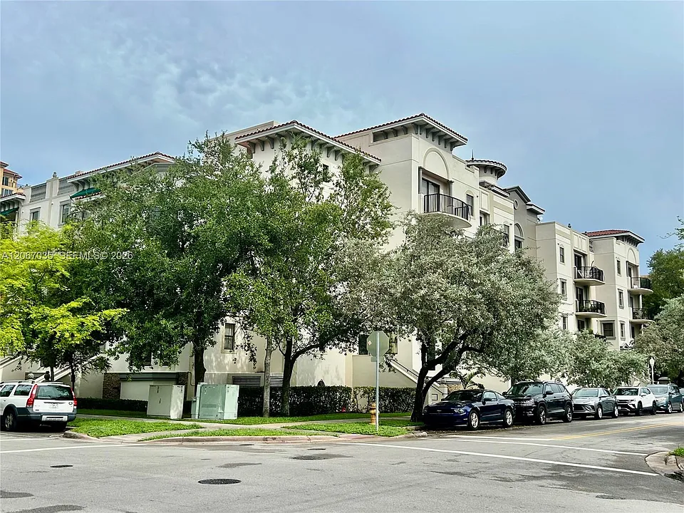 1650 Galiano St #307