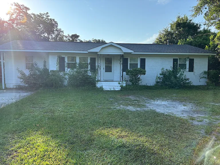 222 Wood Dale Dr — Photo 1