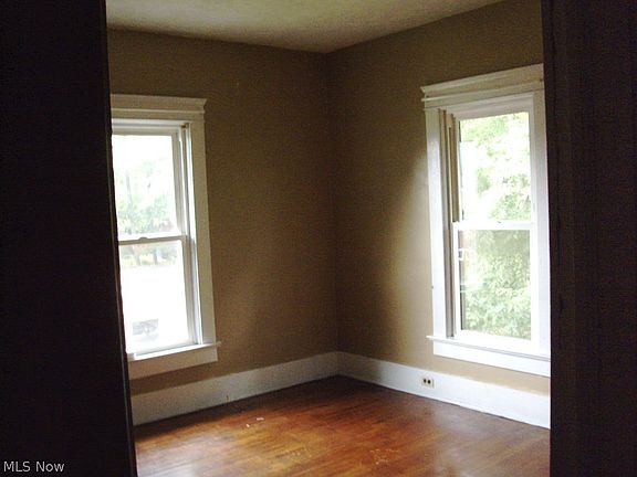 5th image of 4563 Franklin Ave