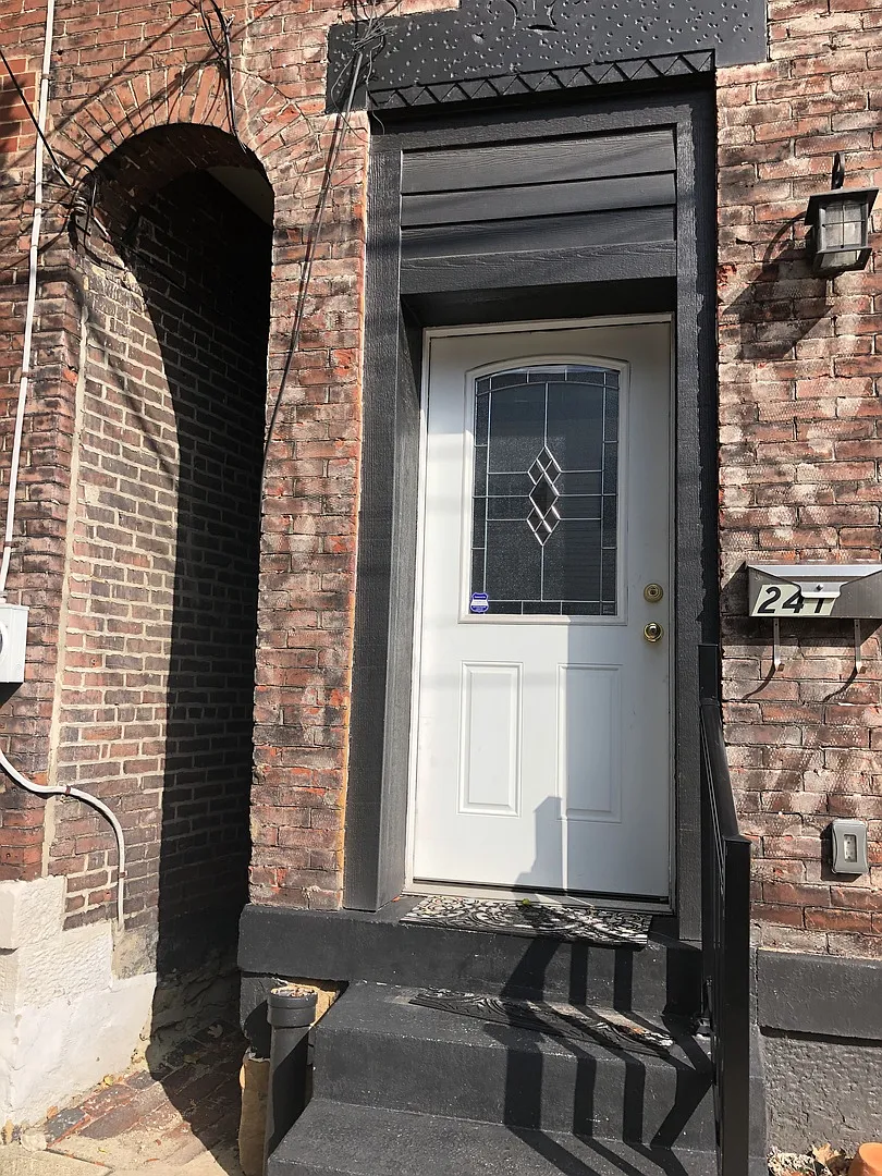 Building Photo - 241 42nd St