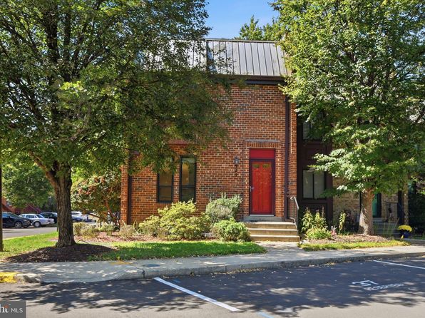 521 Brummel Ct NW #521