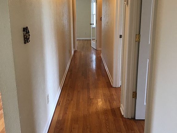 3rd image of 9076 Maplewood Dr