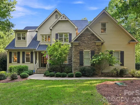121 E Callicutt Trl, Mooresville, NC 28117