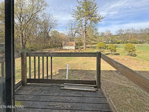 5th image of 1416 Skyline Dr