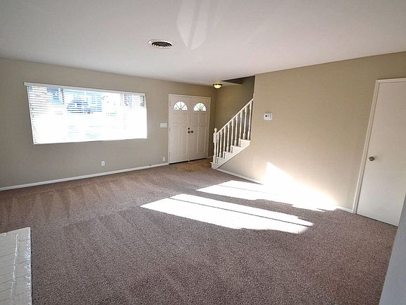 2nd image of 883 Vinton Ct