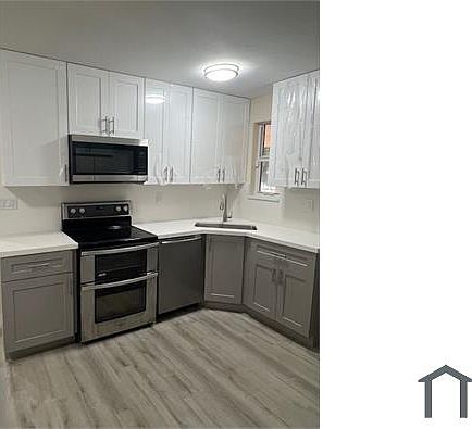 1st image of 885 NE 133rd St