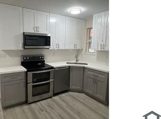 885 NE 133rd St, North Miami, FL 33161