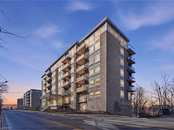 479 Charlton Ave E #306, Hamilton, ON L8N 0B4