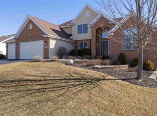 9827 Prairie Willow Pl, Roscoe, IL 61073