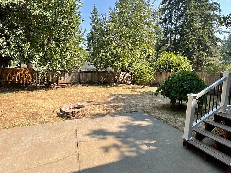 18026 E Clear Lake Blvd SE — Photo 23