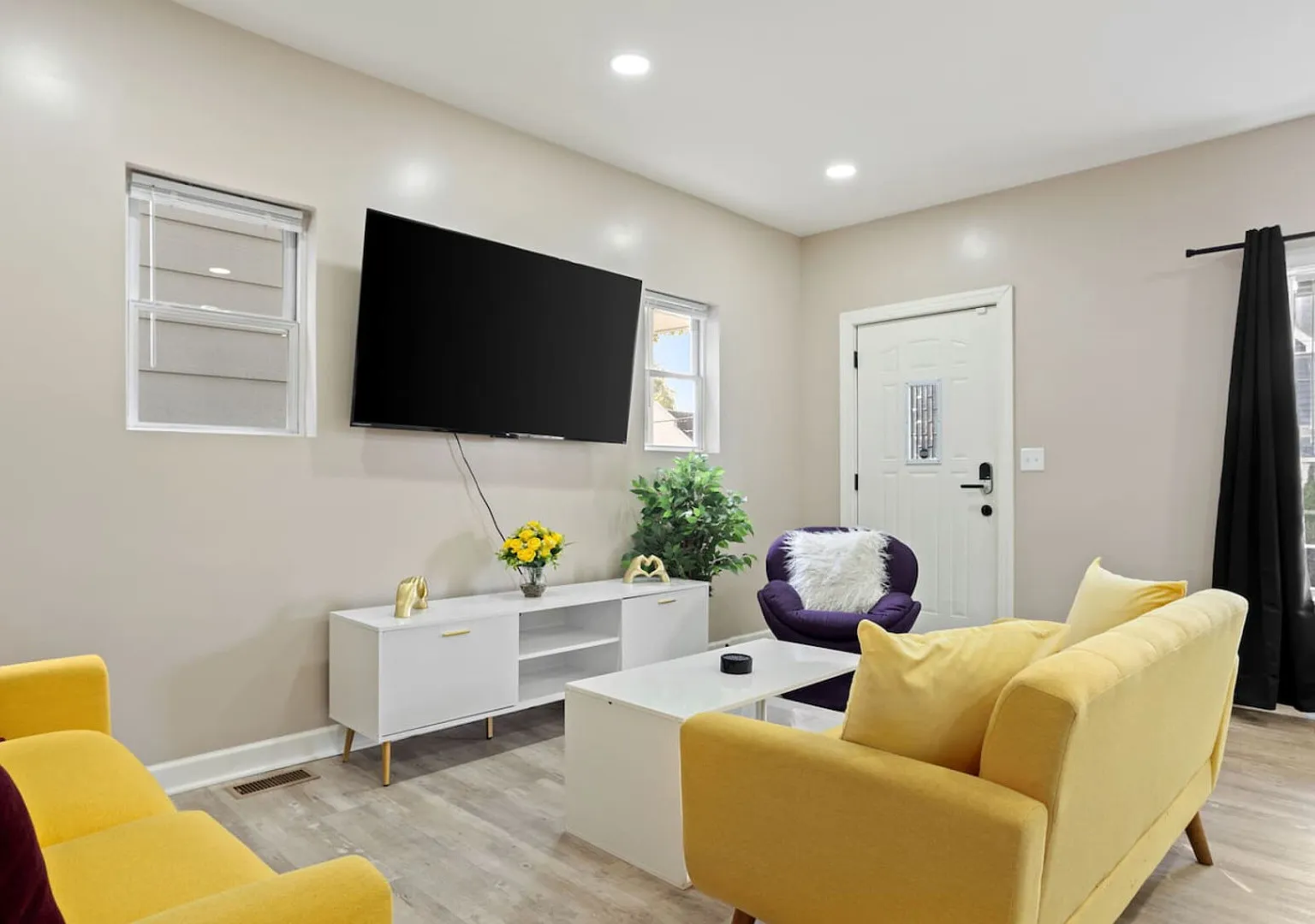 Chic Design and Modern Comfort - Inviting Boho Escape — Photo 2
