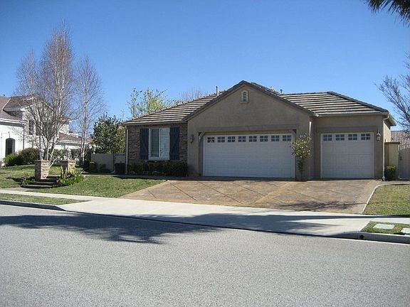 Pending: 286 Via Felicia, Newbury Park, CA 91320