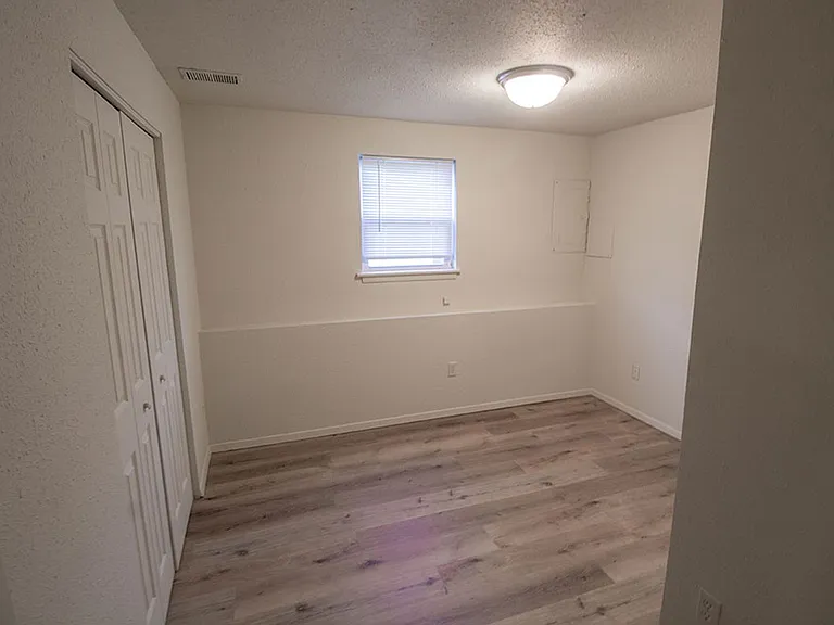1007 W Ash St — Photo 35