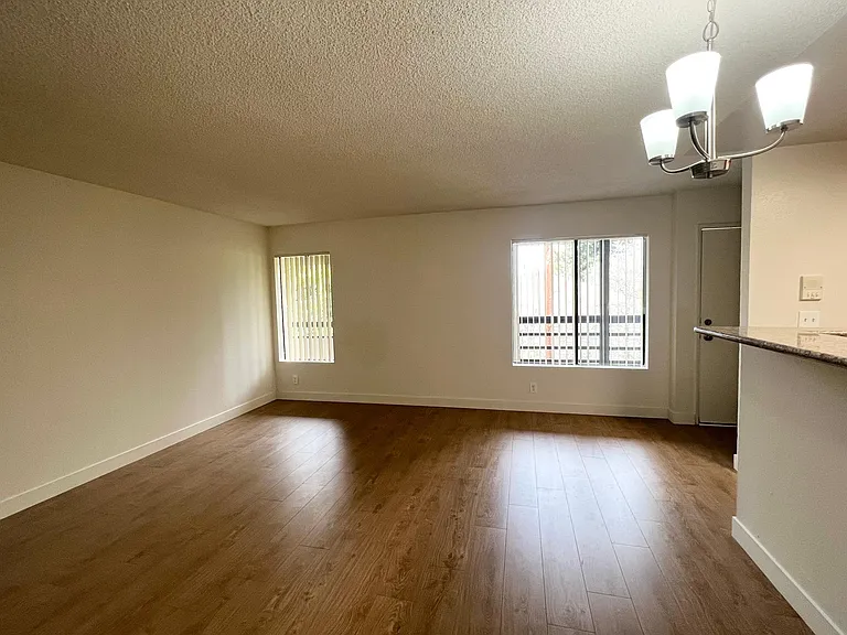 6456 Hazeltine Ave #6 — Photo 9