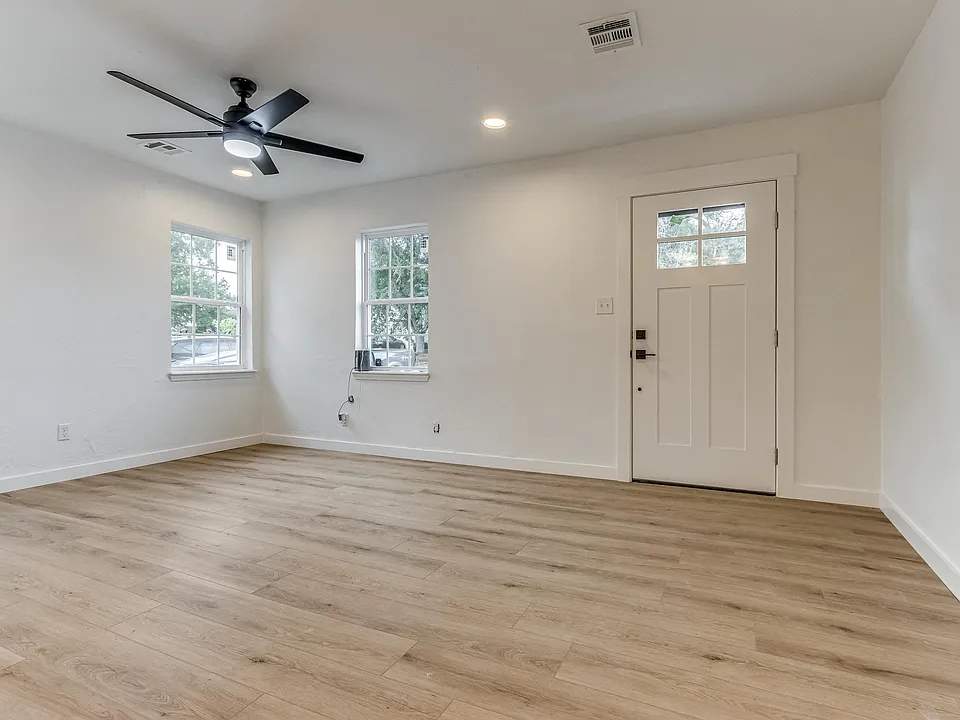 2541 NW 34th St