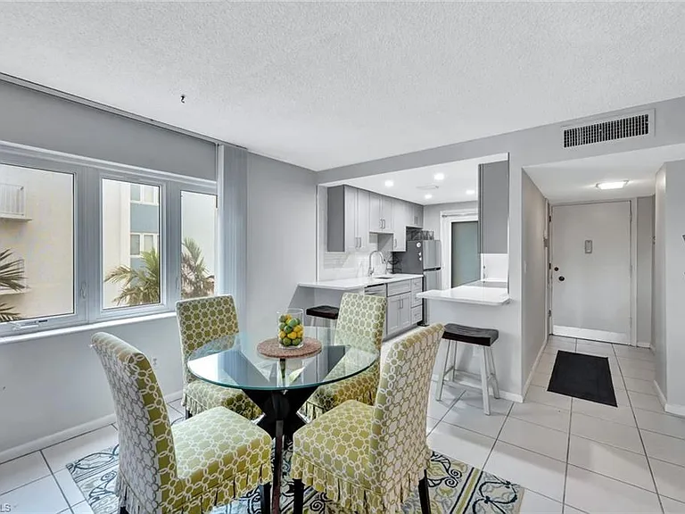 1300 Gulf Shore Blvd N #407 — Photo 10