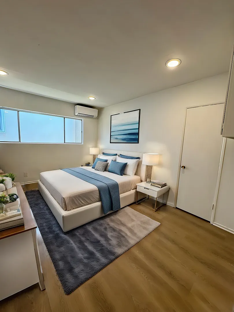 Primetime Brentwood — Photo 4