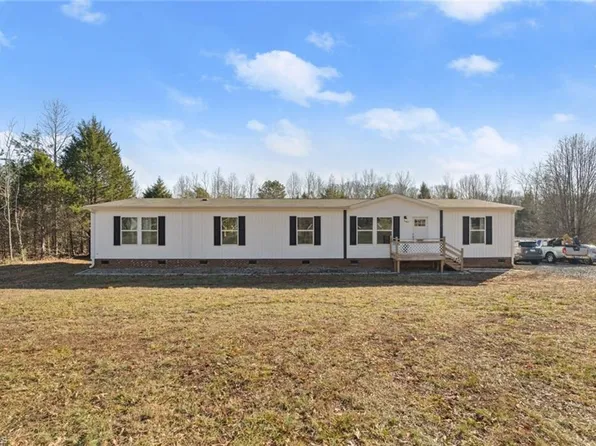 2222 Shacktown Rd, Yadkinville, NC 27055