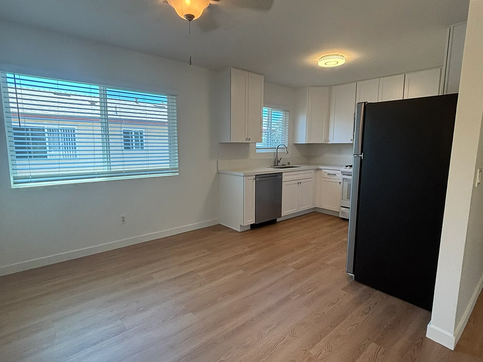 2 bed, 900 sqft, $2,495 — Photo 2