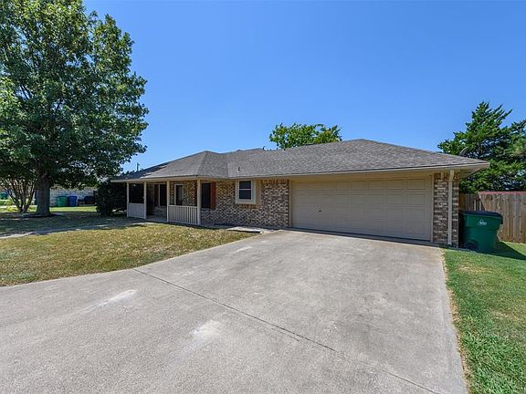 4th image of 297 N Laramie Cir