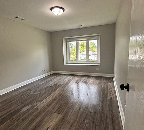 2nd image of 1032 Camellia Dr #4