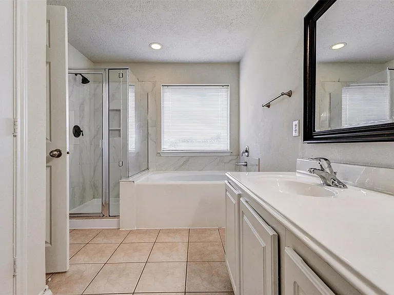 13106 Peppergate Ln — Photo 14