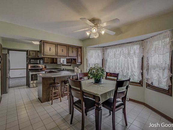 4th image of 1861 Lockmere Dr SE