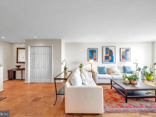 5101 River Rd APT 1904, Bethesda, MD 20816