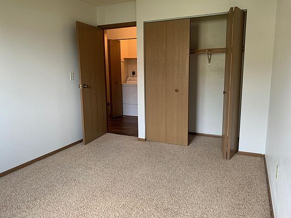 5th image of 1415 14th Ave E #6