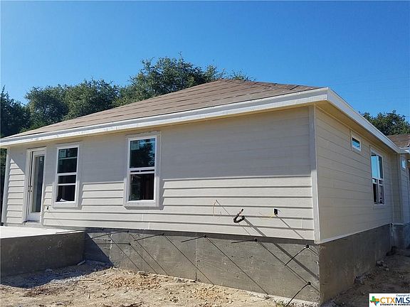 4th image of 1596 Lakeview Dr