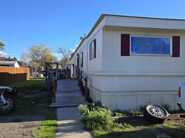 824 NW 3rd St, Fruitland, ID 83619