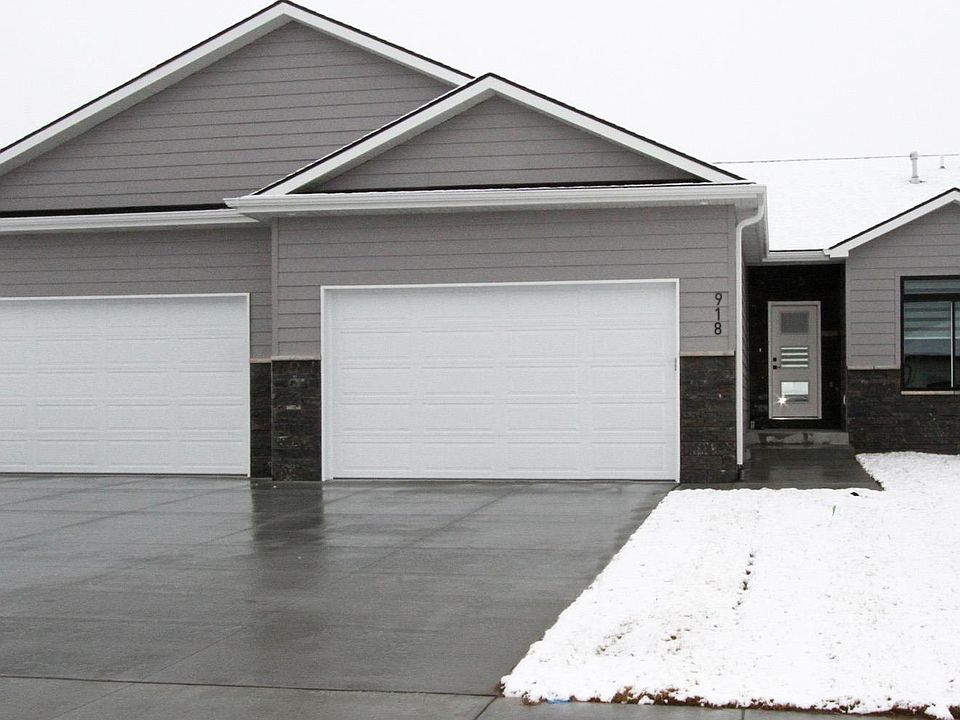 1st image of 918 N 106th St